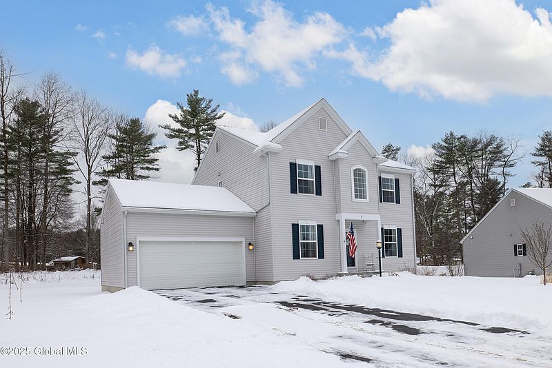 2nd image of 5 Winterberry Lane
