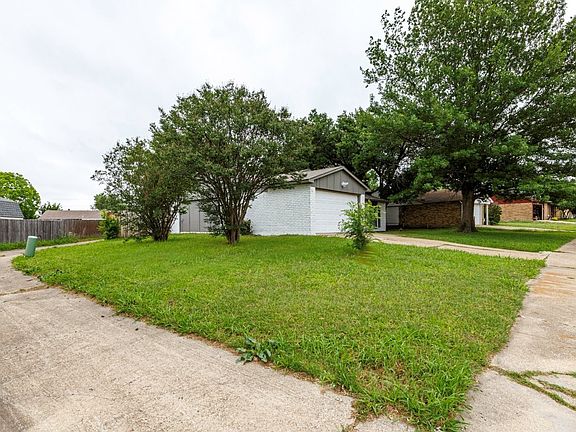 2nd image of 409 Rockcrest Dr