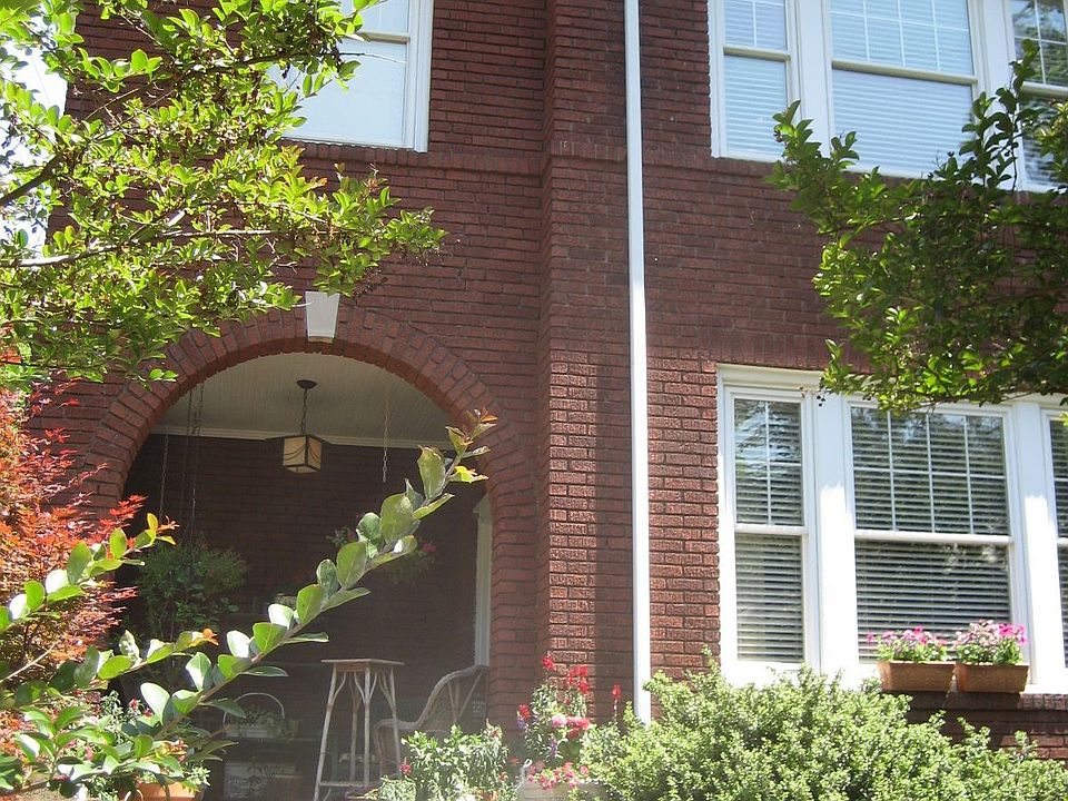 2nd image of 1621 Lyndhurst Ave