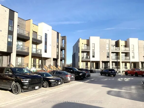 261 Woodbine Ave #38, Kitchener, ON N2R 0S7