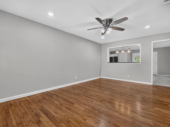 5th image of 900 NW 11th St