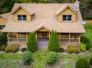 454 Gravel Dr, West Bend, WI 53095
