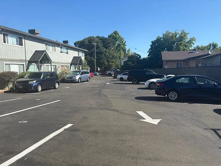 Woodcreek Apartments — Photo 8