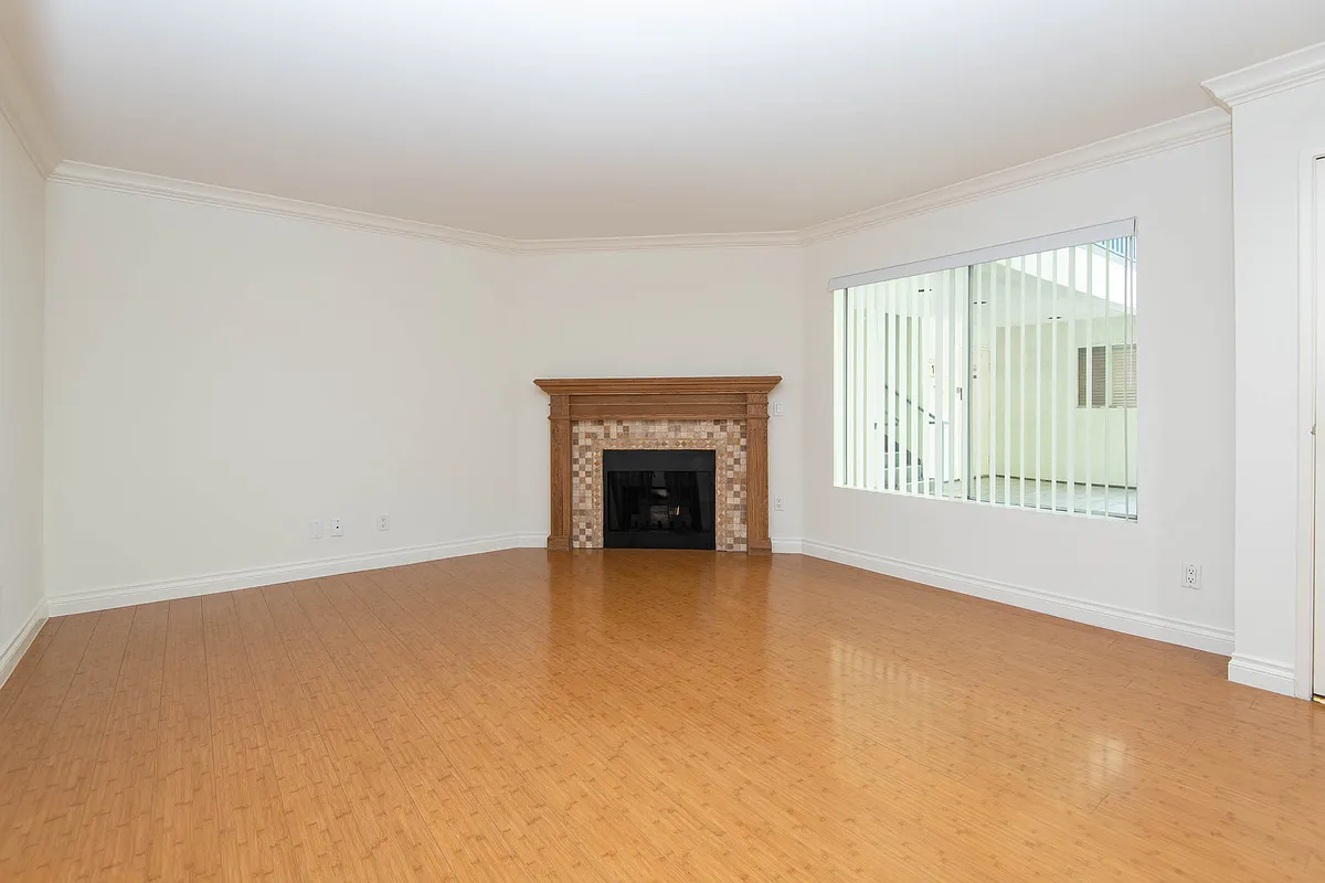 Building Photo - 3839 Motor Ave #103