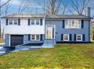24 Morningside Dr, Norwood, MA 02062