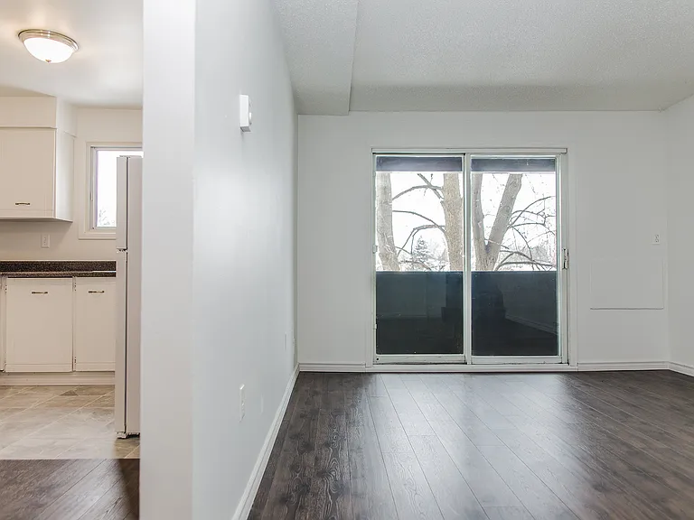 1375 Kensington Pkwy — Photo 6