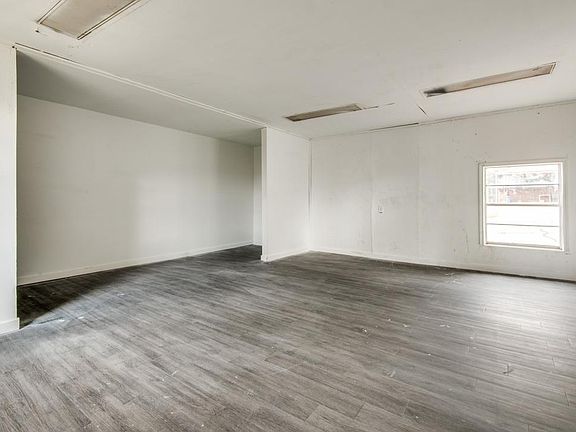 2nd image of 853 Brown Trl