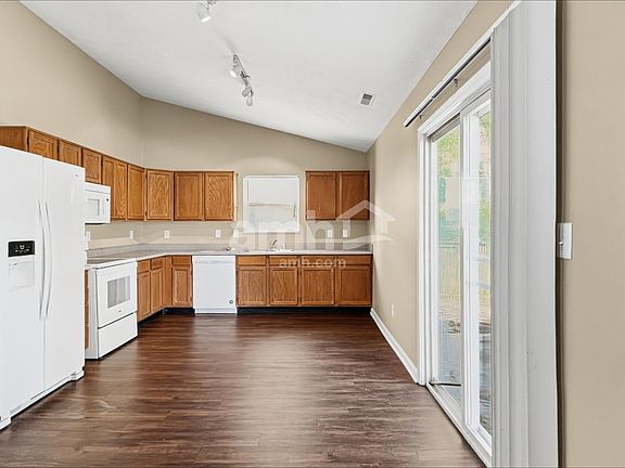 4th image of 10193 Stillwell Dr