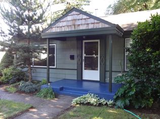 8836 NE Brazee St, Portland, OR 97220