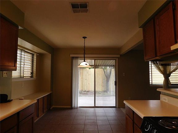 5th image of 817 Saint Dominic Ct