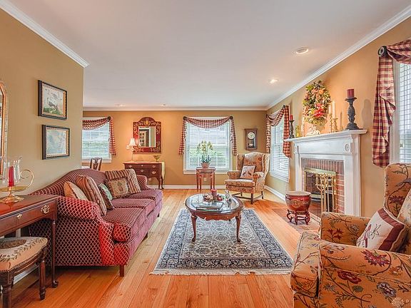 5th image of 148 Greendale Dr