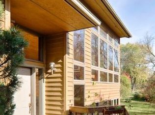 135 Edgewood Ave S, Golden Valley, MN 55426