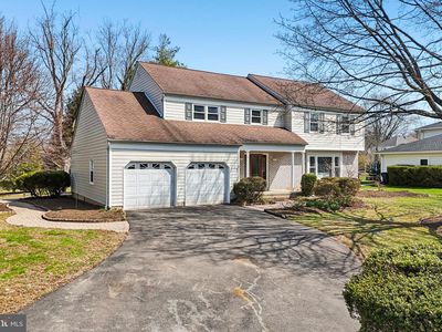 8 Woodbury Ln, Lawrence Township, NJ, 08648