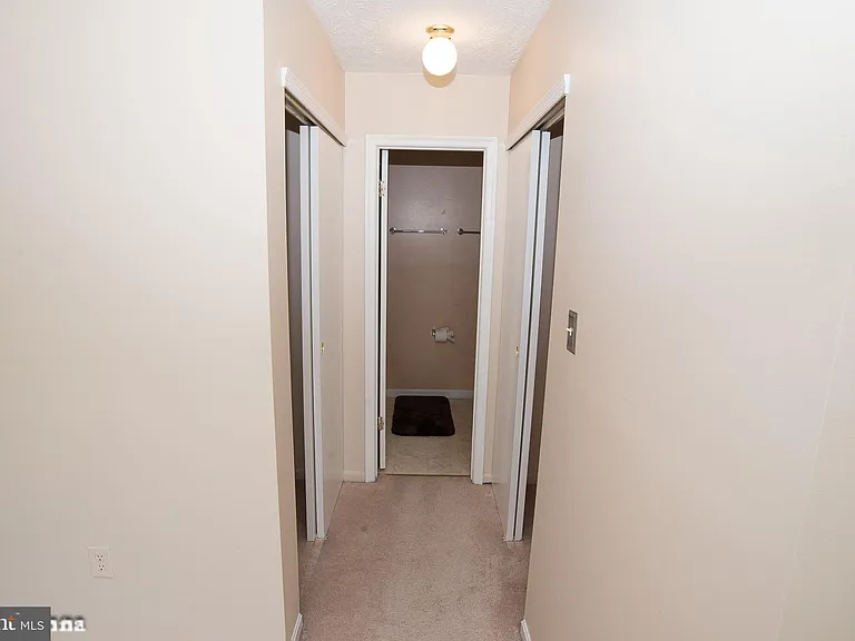 6128 Hoskins Hollow Cir #B — Photo 29