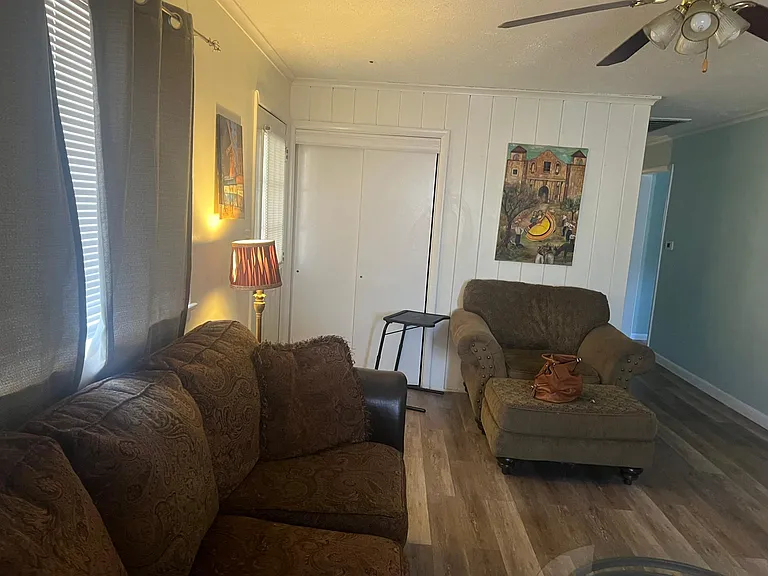 E Cherokee St — Photo 22