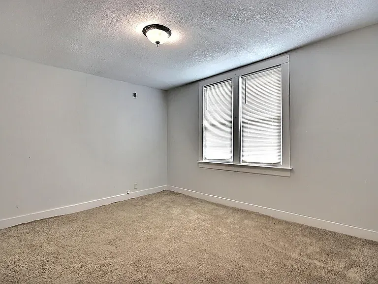 815 Eckart St — Photo 13