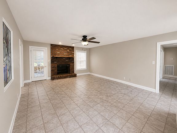 2nd image of 538 Brentwood Cir