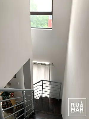 Rented by Rumah Realty Inc | media 20