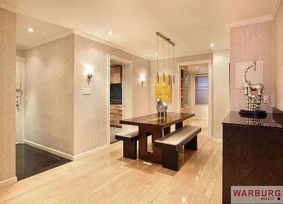 Sold by Warburg | media 4