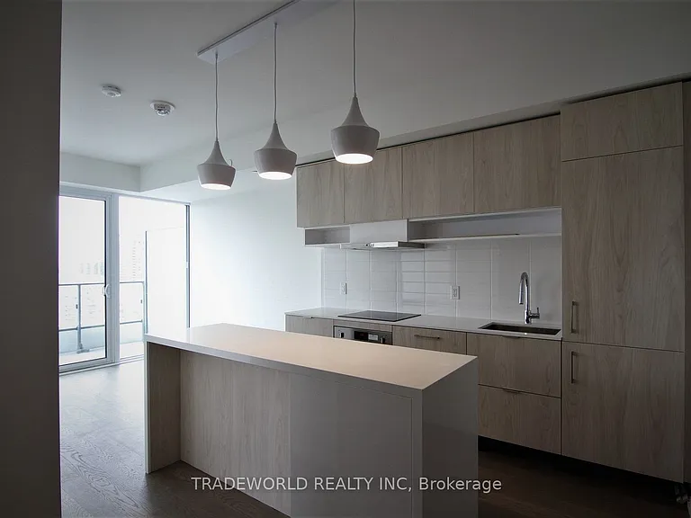 5 Soudan Ave #2510 — Photo 5