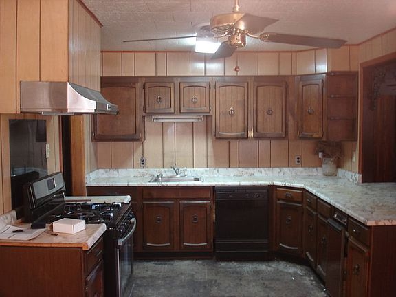 2nd image of 2516 Rose Dr