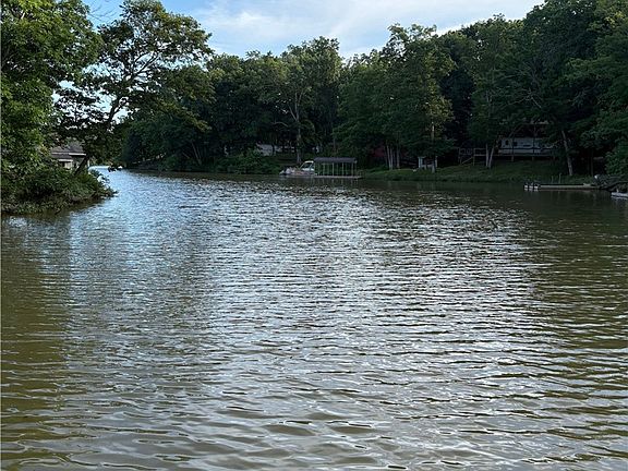 3rd image of 62 Catfish Dr