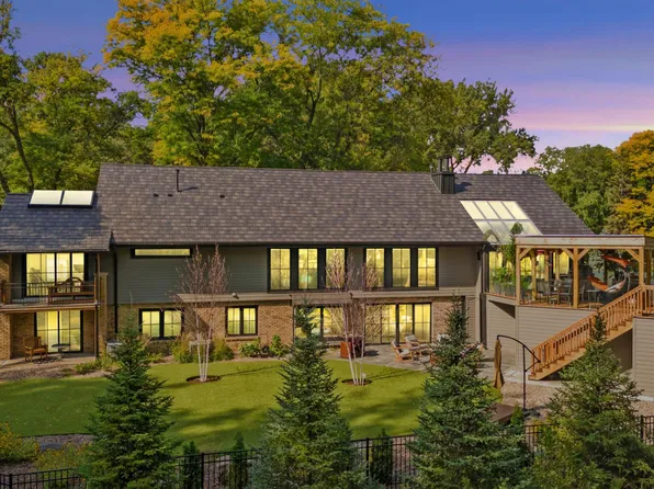 2301 Parklands Rd, Saint Louis Park, MN 55416