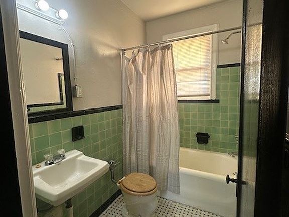 4th image of 3747 Dunnica Ave #3835-3839