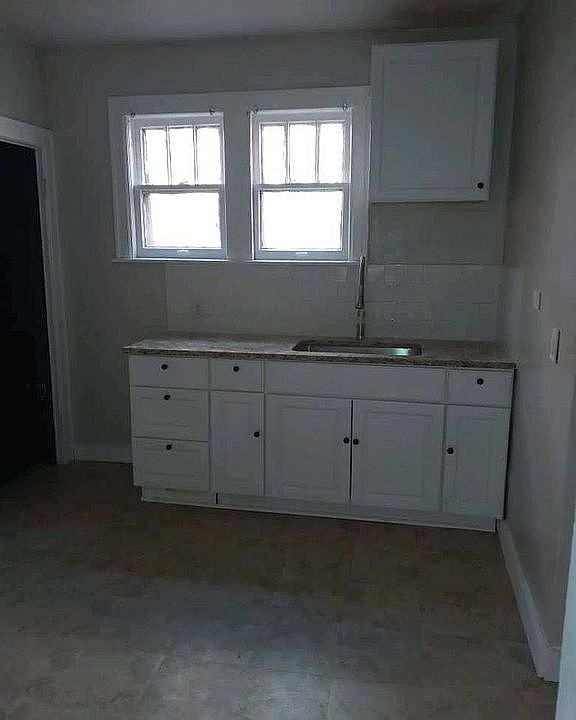 1st image of 14814 Sussex St