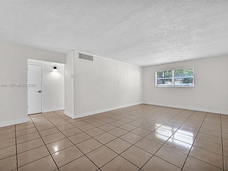 861 SW 74th Ter #102D — Photo 10