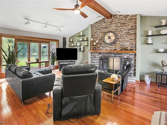 2nd image of 21455 Meadows Edge Ln
