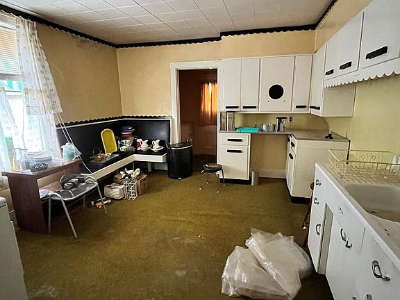 4th image of 311 Bank St
