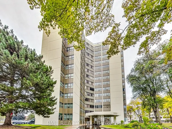 2323 Confederation Pkwy #1105, Mississauga, ON L5B 1R6