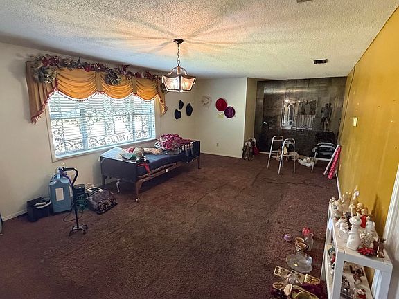 3rd image of 620 Owens St