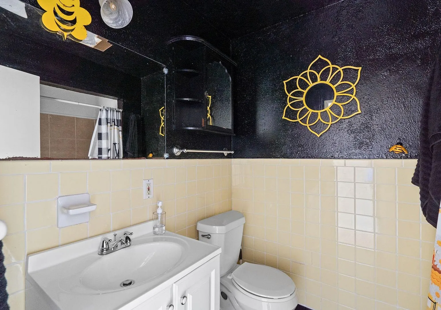 Cute 2 Bedroom/ 1 Bath in the Heart of Galveston — Photo 4