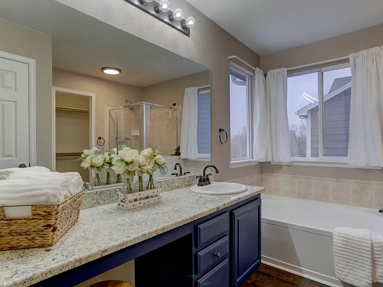 541 Pitkin Way — Photo 19