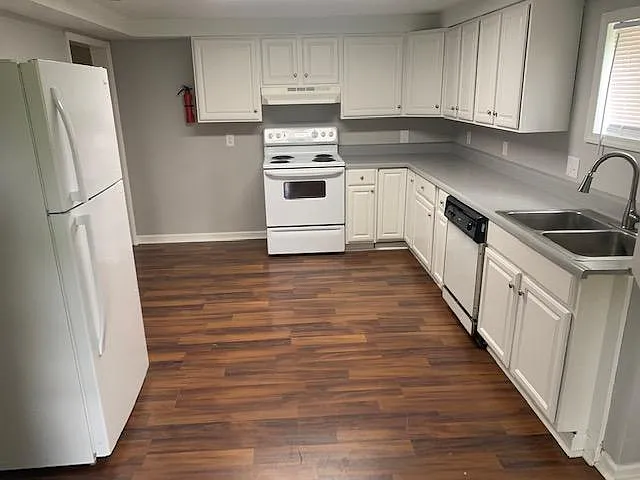 435 Elk St #1 — Photo 1
