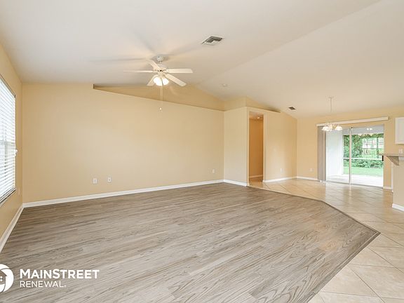 4th image of 3745 NE 15th Pl