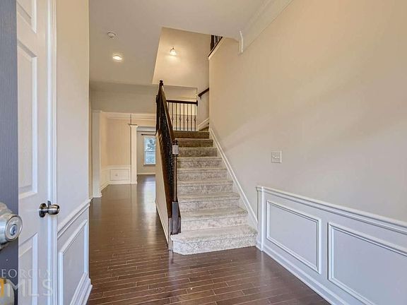 4th image of 3601 Ashcroft Dr SE