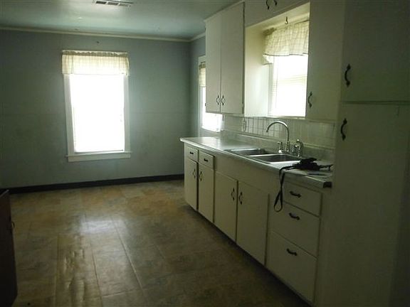 2nd image of 2100 Stanley Blvd
