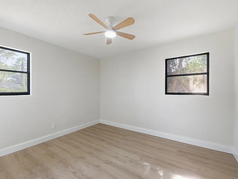 10945 Indies Dr S — Photo 19