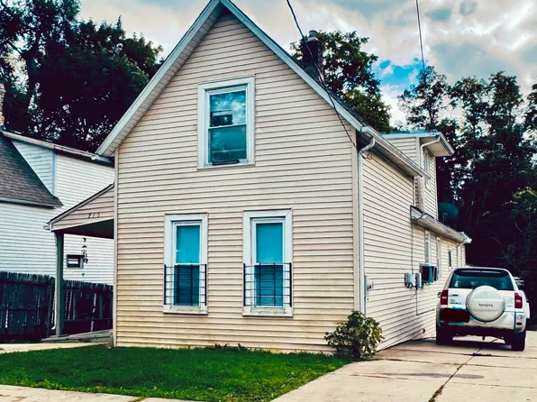 715 Bluff St, Waukegan, IL 60085