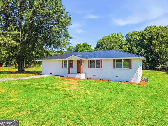 5th image of 514 Charmin Cir SE