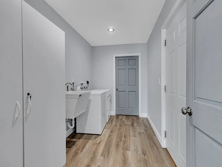 980 Acacia Dr S — Photo 25