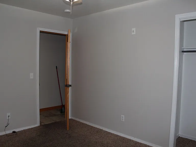 2217 Laneway Cir — Photo 20