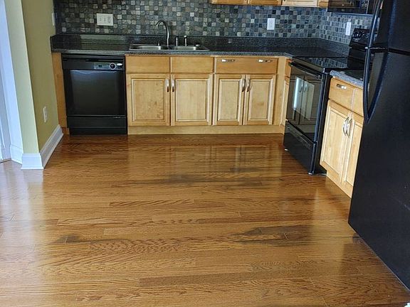4th image of 5830 Metropolitan Way