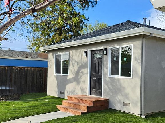 2nd image of 677 Macarthur Ave #A
