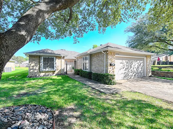 2708 Heather Glen Ct, Carrollton, TX 75006