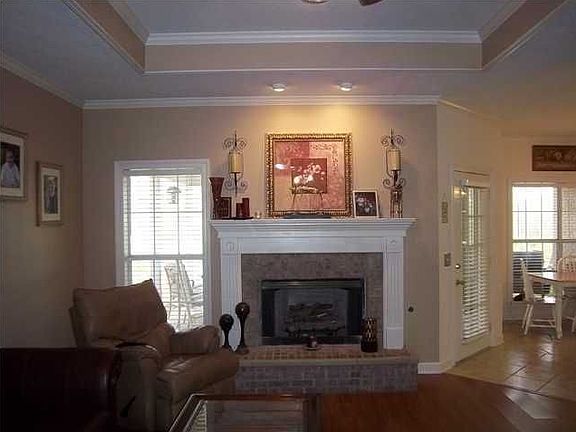 5th image of 121 Wildwood Blvd