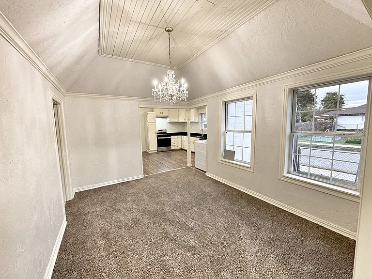 1529 N McKinley Ave #A — Photo 5